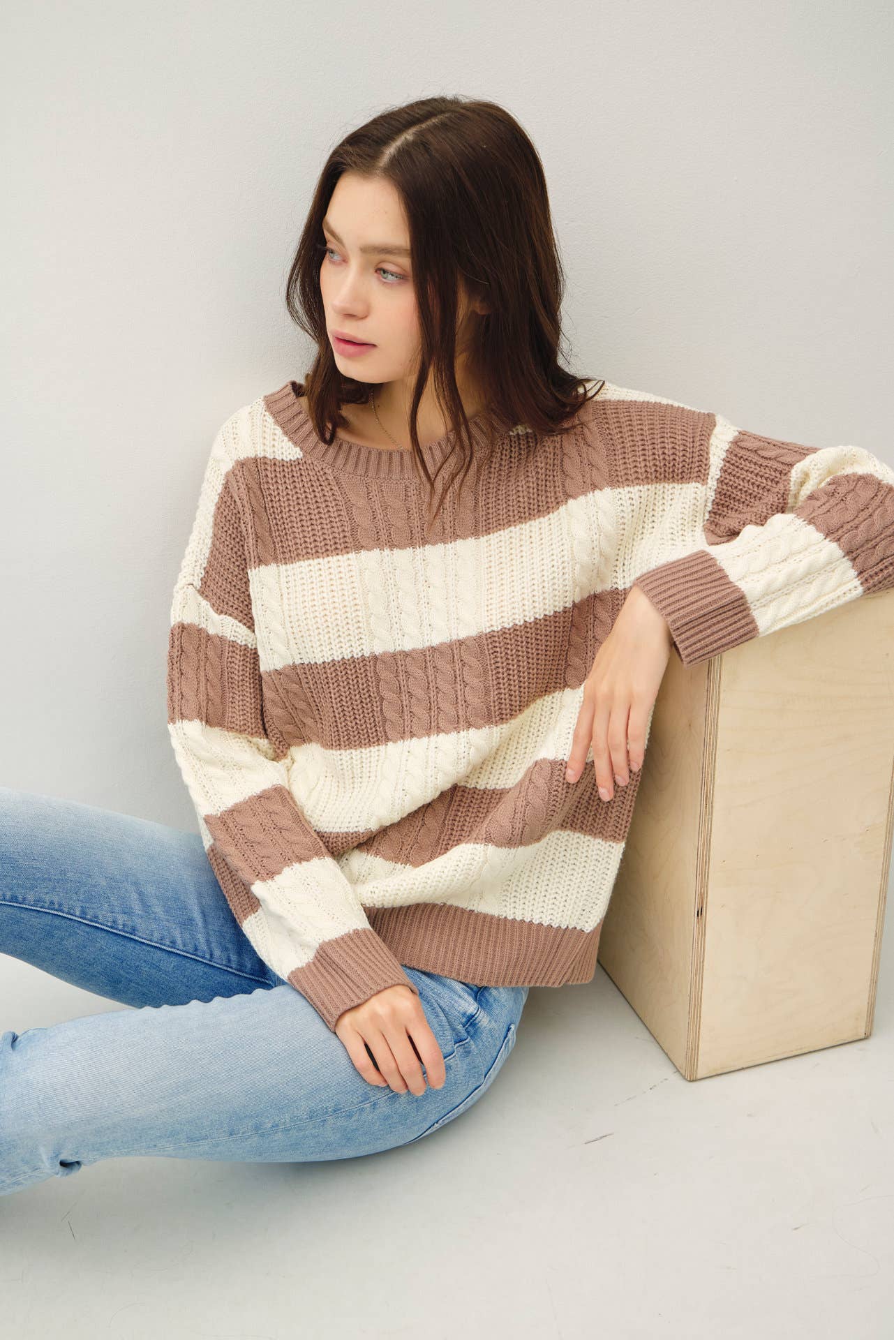 STRIPED CABLE KNIT CREW NECK SWEATER