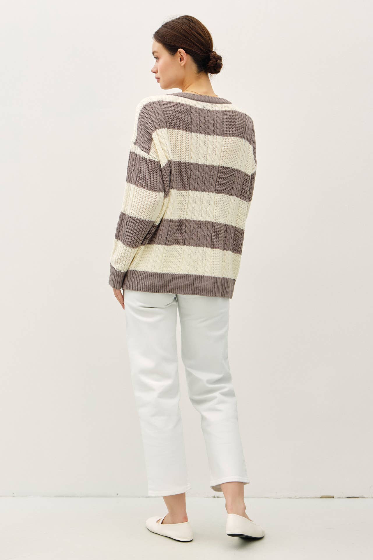 STRIPED CABLE KNIT CREW NECK SWEATER